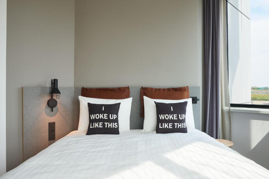 Moxy Amsterdam Schiphol Airport photo