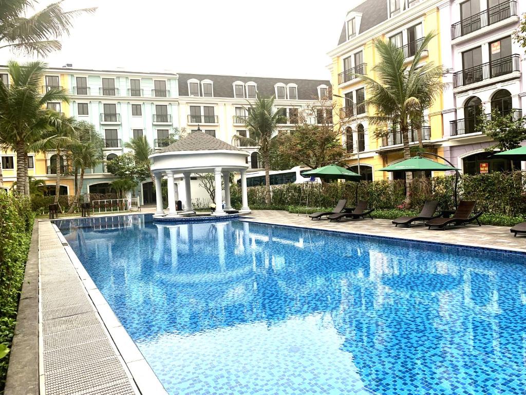 Ánh Dương Villa Homestay Hạ Long 8 Phòng ngủ - Bể bơi - Bàn Bi a - Gần biển (Anh Duong Villa Homestay Ha Long 8 Phong ngu - Be boi - Ban Bi a - Gan bien)