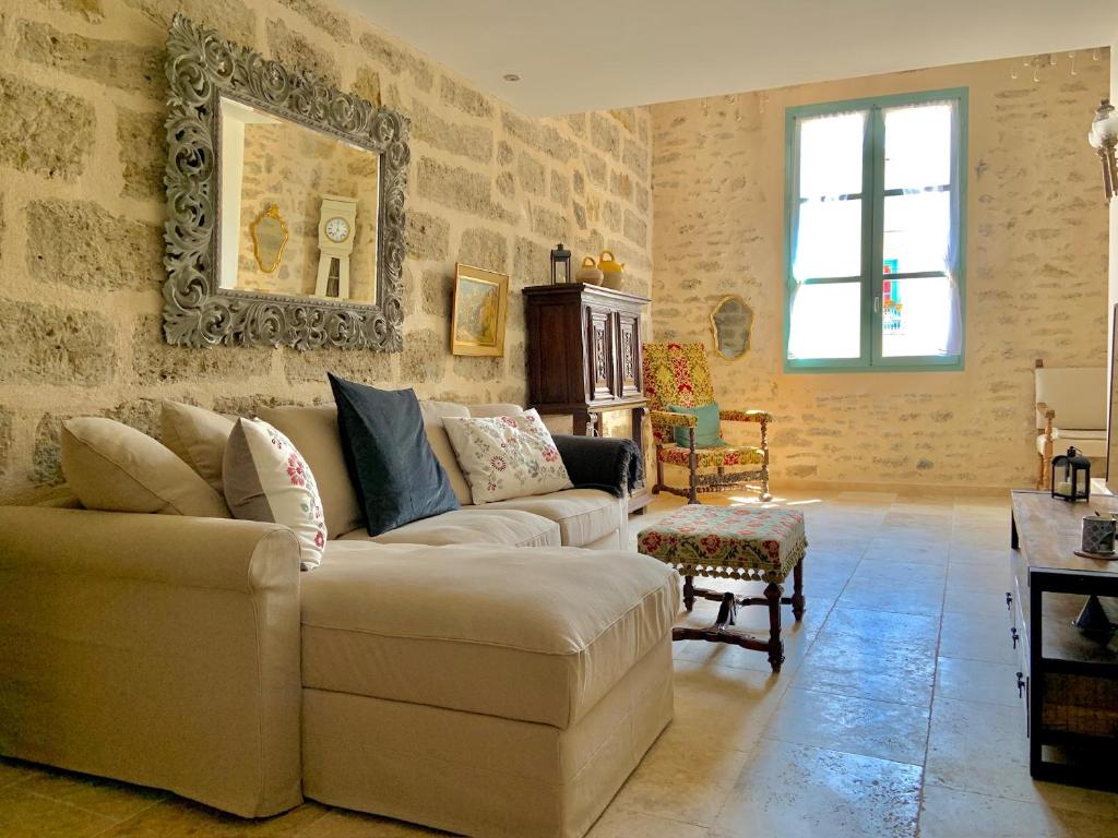 La Posada Townhouse with Private Parking - 1