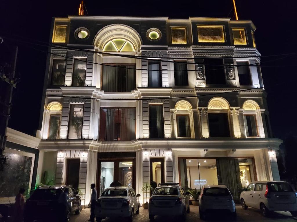 ROYALE in Bathinda, India reviews, prices of Hotels