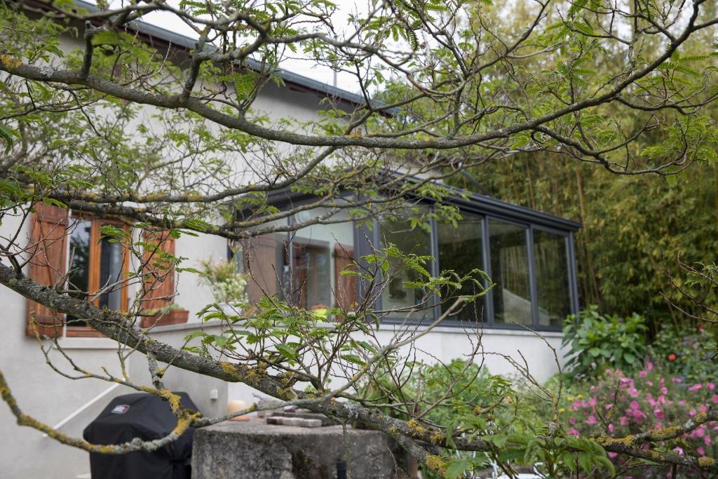 Agréable logement indépendant avec véranda - 1