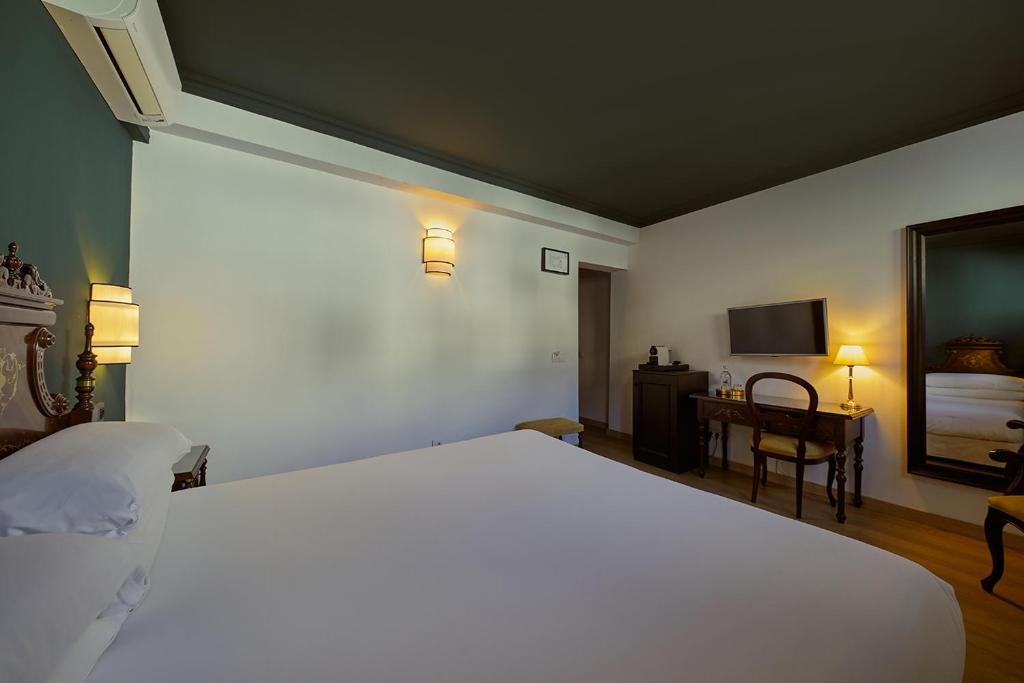Hotel Born — Hotel rooms in Palma de Mallorca, Balearic Islands