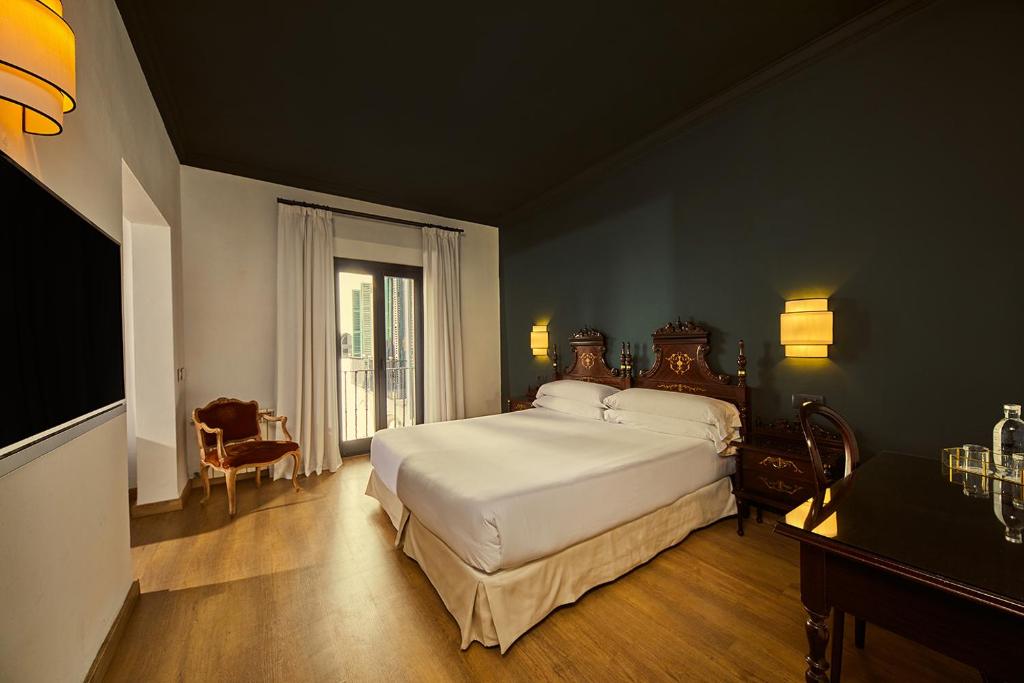 Hotel Born — Hotel rooms in Palma de Mallorca, Balearic Islands
