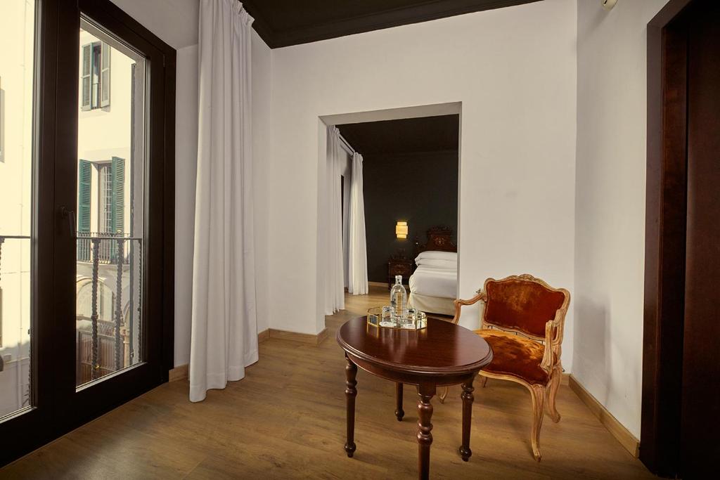 Hotel Born — Hotel rooms in Palma de Mallorca, Balearic Islands