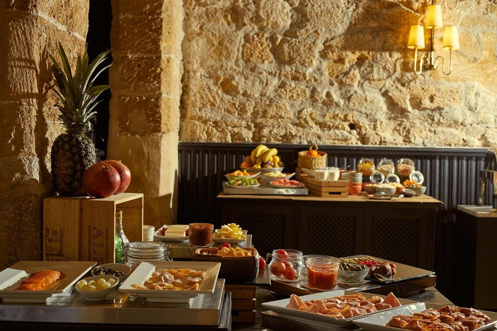 Hotel Born — Restaurant & bars in Palma de Mallorca, Balearic Islands