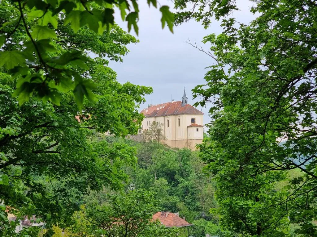 Nižbor samostatný domek v zahradě，位于Nižbor的酒店