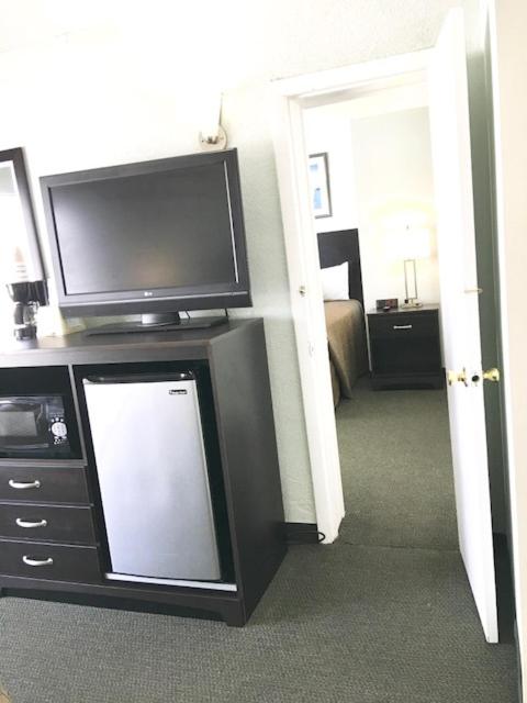 Ocean Plaza Motel photo