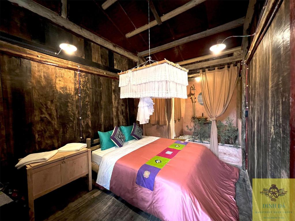 Dinh Đá H'Mong - Karsterly Rock Lodge