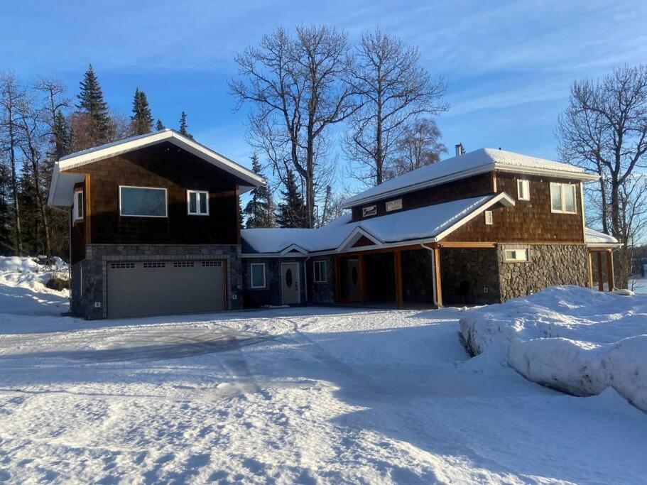 A Luxury Home On A Pristine Lake