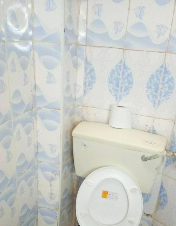 Spacious Studio, Reliable power & water, Spotless, 2mins to mall, 18mins to CBD photo