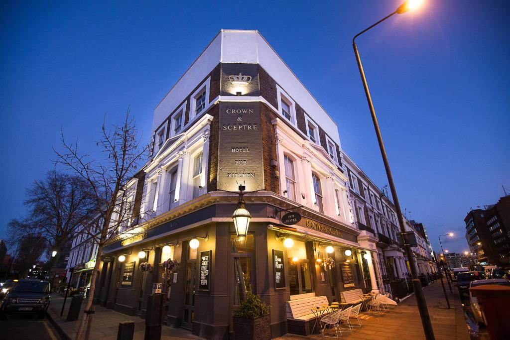 The Crown and Sceptre — Hotel in London