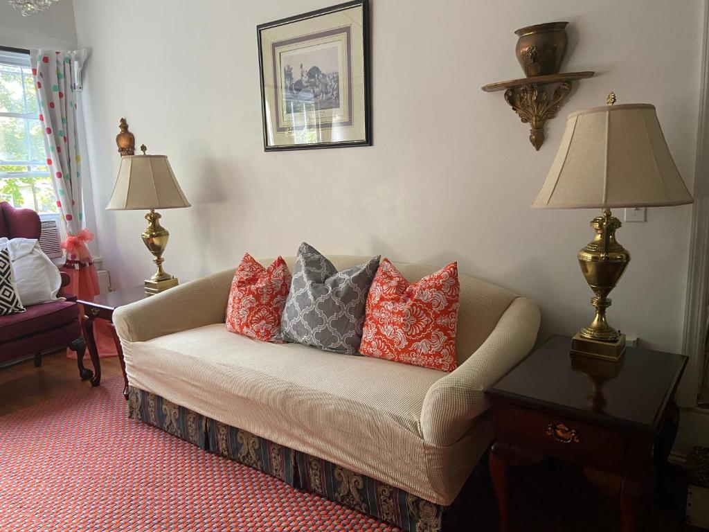 Elegantly English Catskills photo