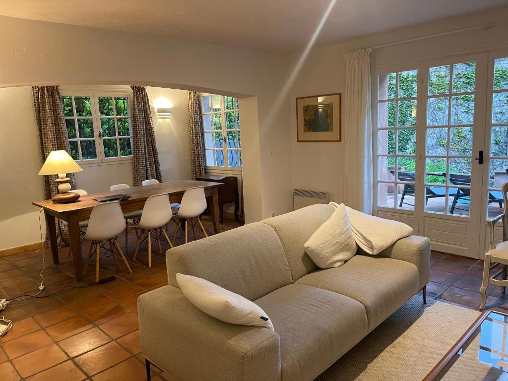 Maison de Saint Arnoux - 2