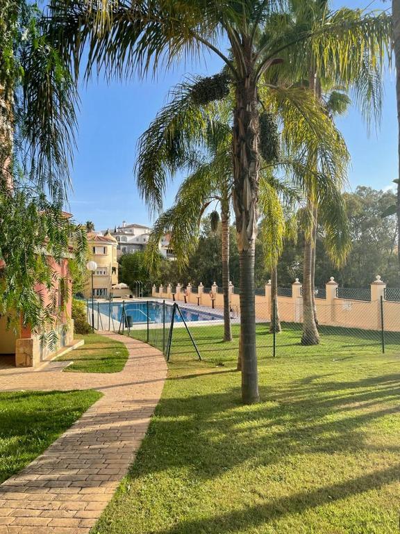 Beautiful two bedroom apartment with pool - 3