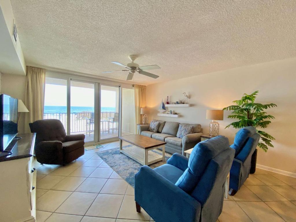 Wind Drift 102S by ALBVR - 2BR, 2BA Beautiful Upgraded Beachfront Condo near Flora Bama, Outdoor Pools and Tennis Courts, Orange Beach