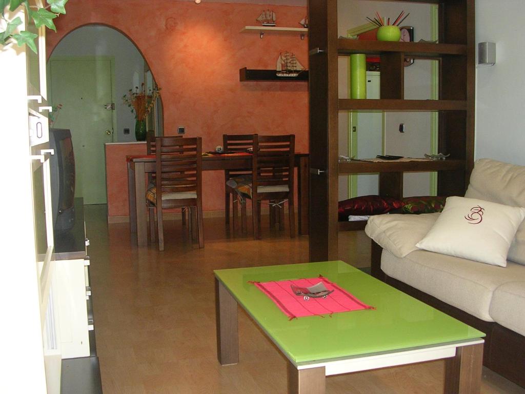 Apartament amb jardí privat i piscina - 1