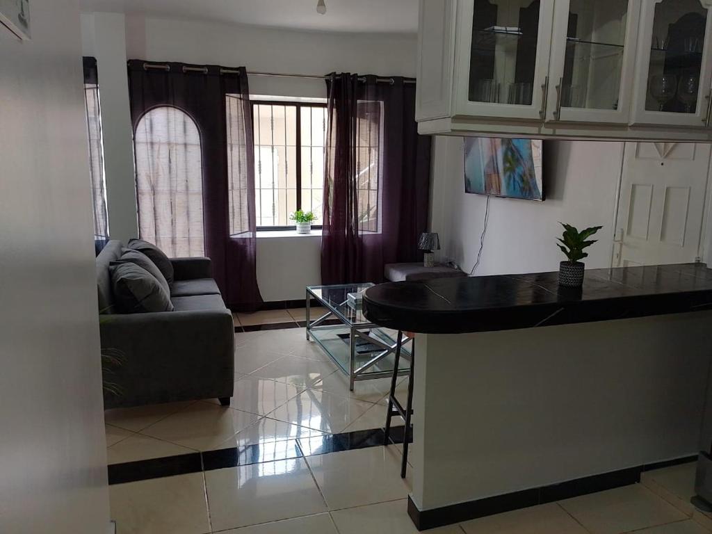 Comfortable 3-Bedroom Apartment, close to the American Consulate - 4