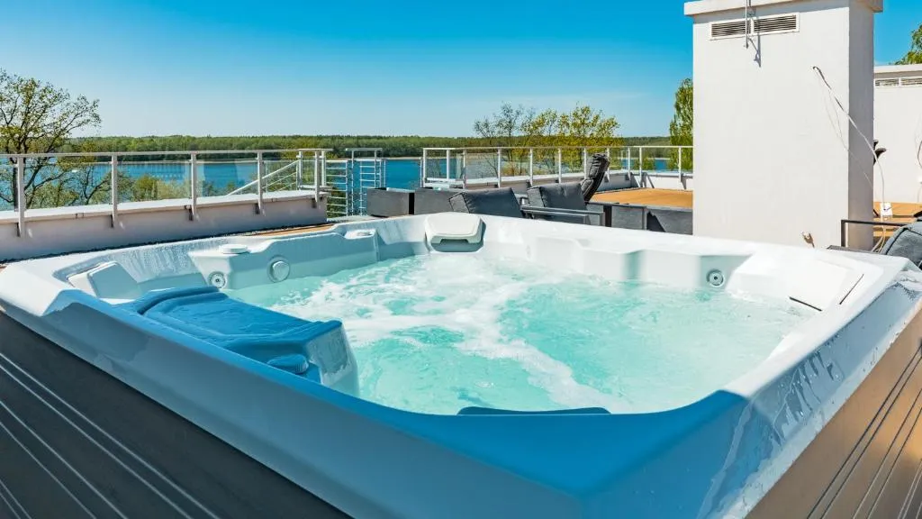 Apartamenty Stranda Residence nad jeziorem Mazury Holiday, hotel in Giżycko