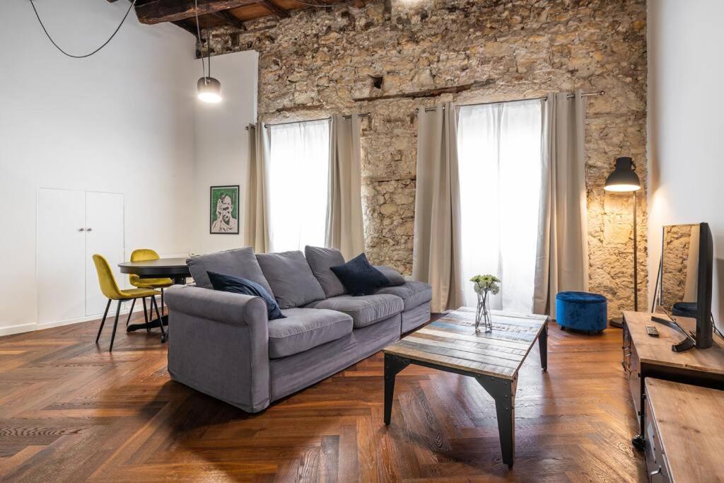 Cozy design apt in the heart of the city center img1