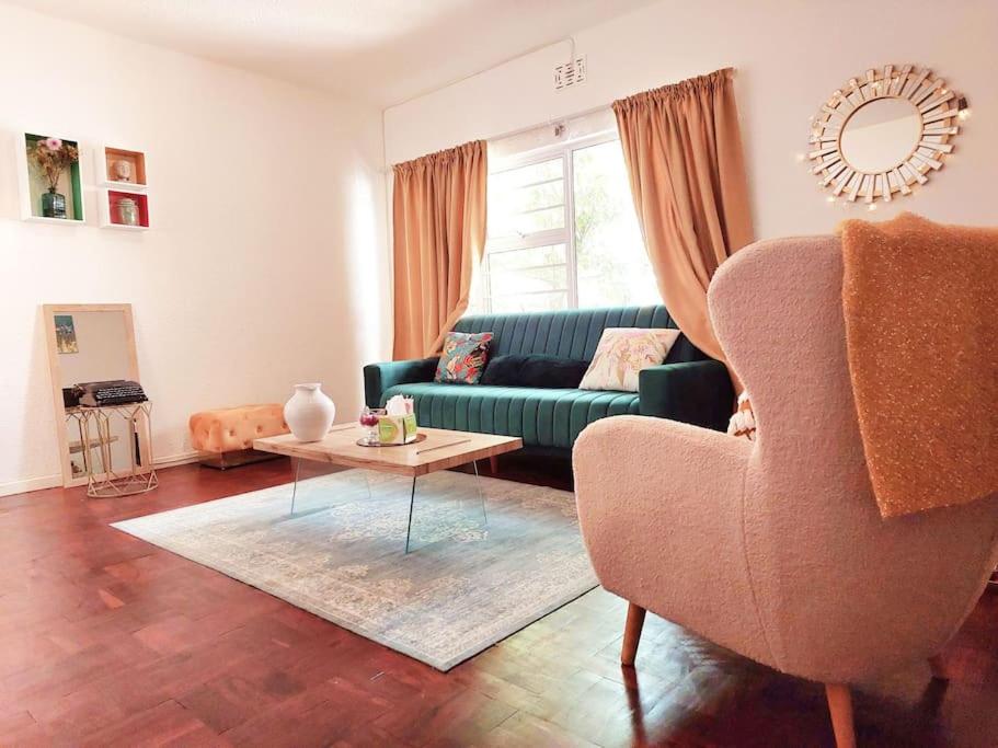 Charming 2-bedroom apartment in Kenilworth