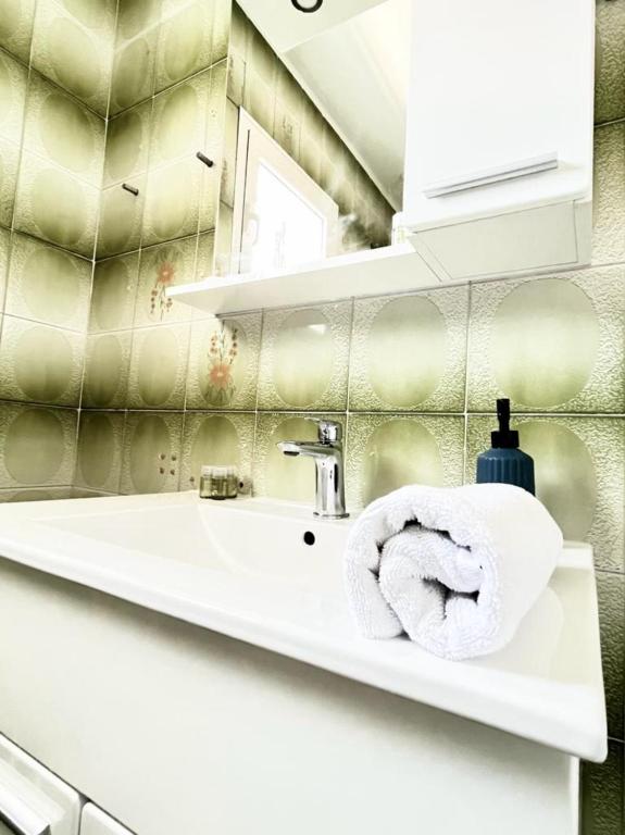 Lemon Tree Apartments photo