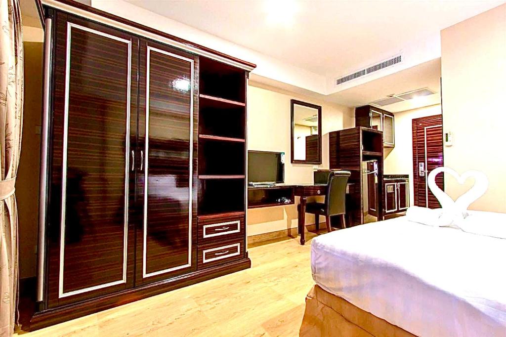 Land Royal Residence photo
