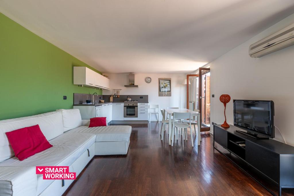 Schiavuzzo Apartment with Terrace by Wonderful Italy - 2