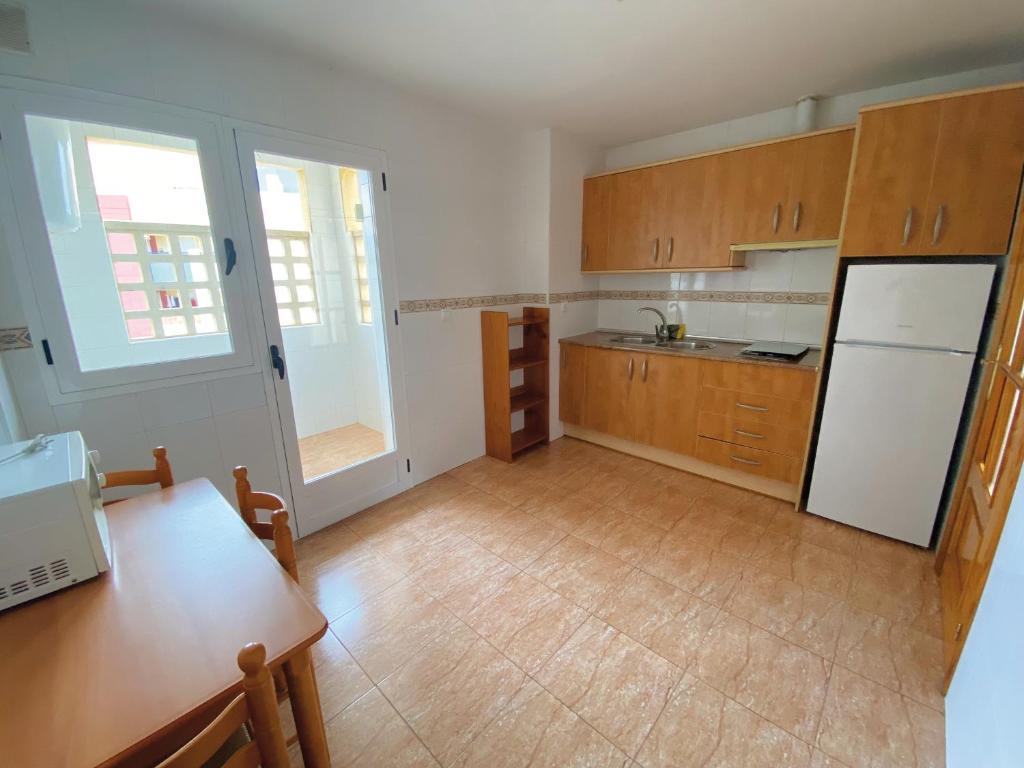 Apartamentos Maracay — Hotel rooms in Roquetas de Mar, Andalusia