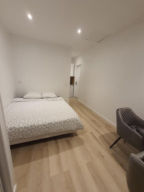 Studio calme dans villa habitée, parking privé et gratuit - 4