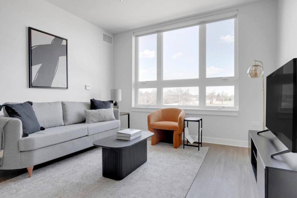 Arlington Heights 2BR w Gym WD easy commute CHI-591