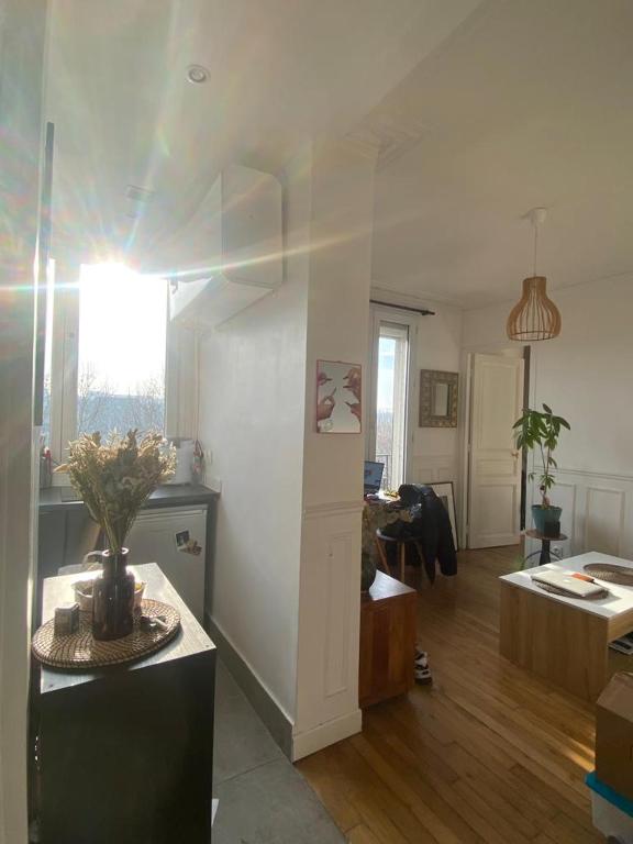 Appartement ensoleillé, central et tout équipé avec vue Tour Eiffel et Panthéon - 4
