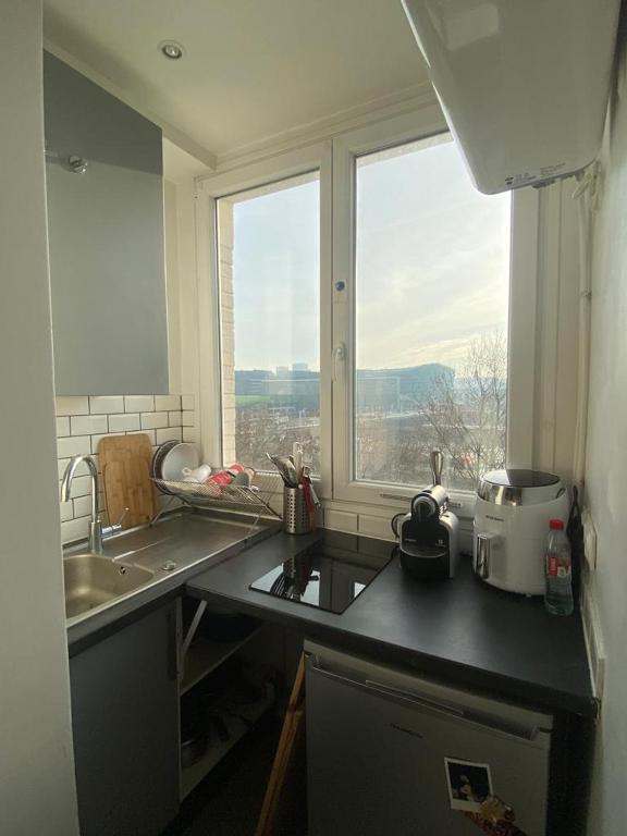 Appartement ensoleillé, central et tout équipé avec vue Tour Eiffel et Panthéon - 5