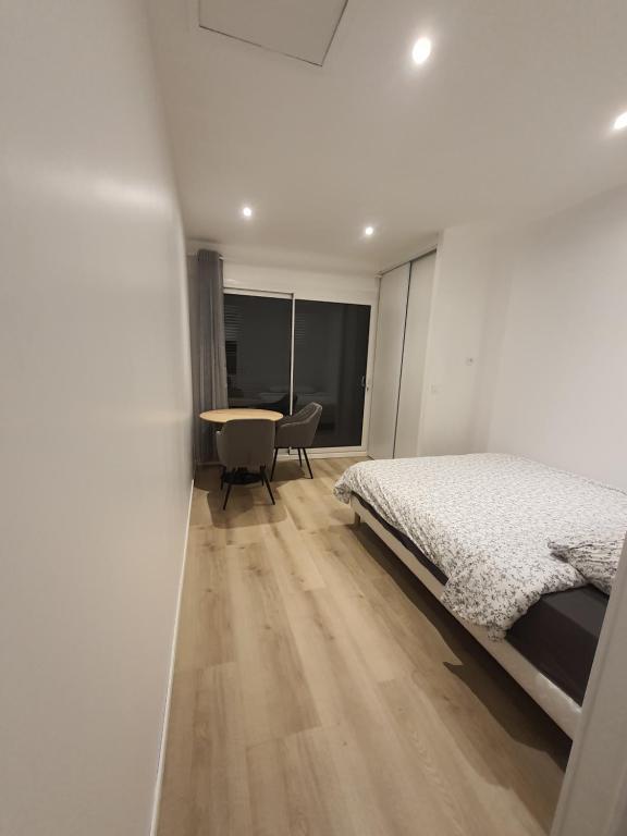 Studio calme dans villa habitée, parking privé et gratuit - 5