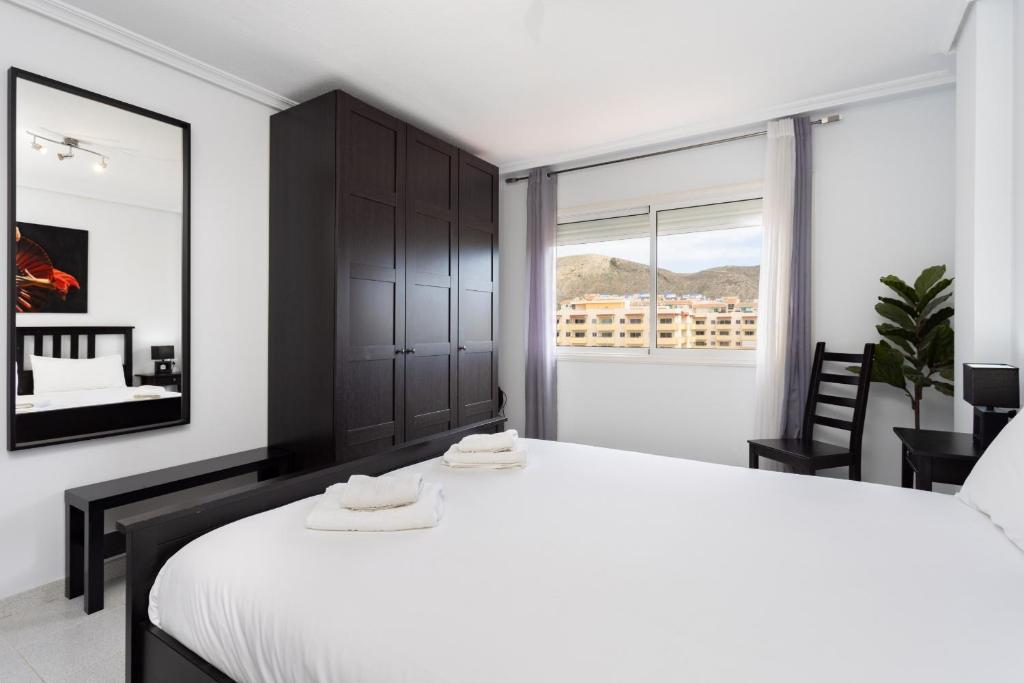 Black and white apartment FREE WIFI - 2