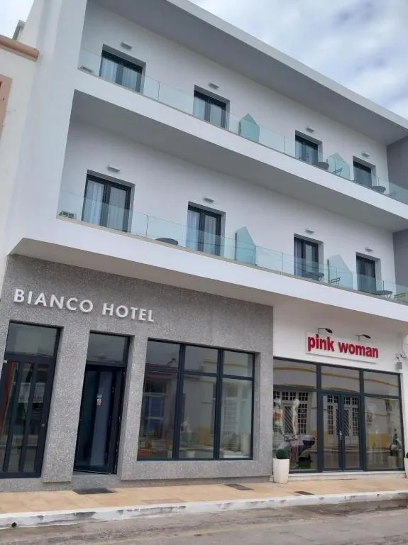Bianco Hotel, מלון בLakkíon