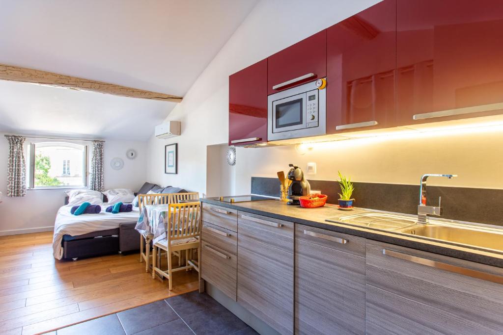 6 - Charming studio,Heart old town, beach walk - 2