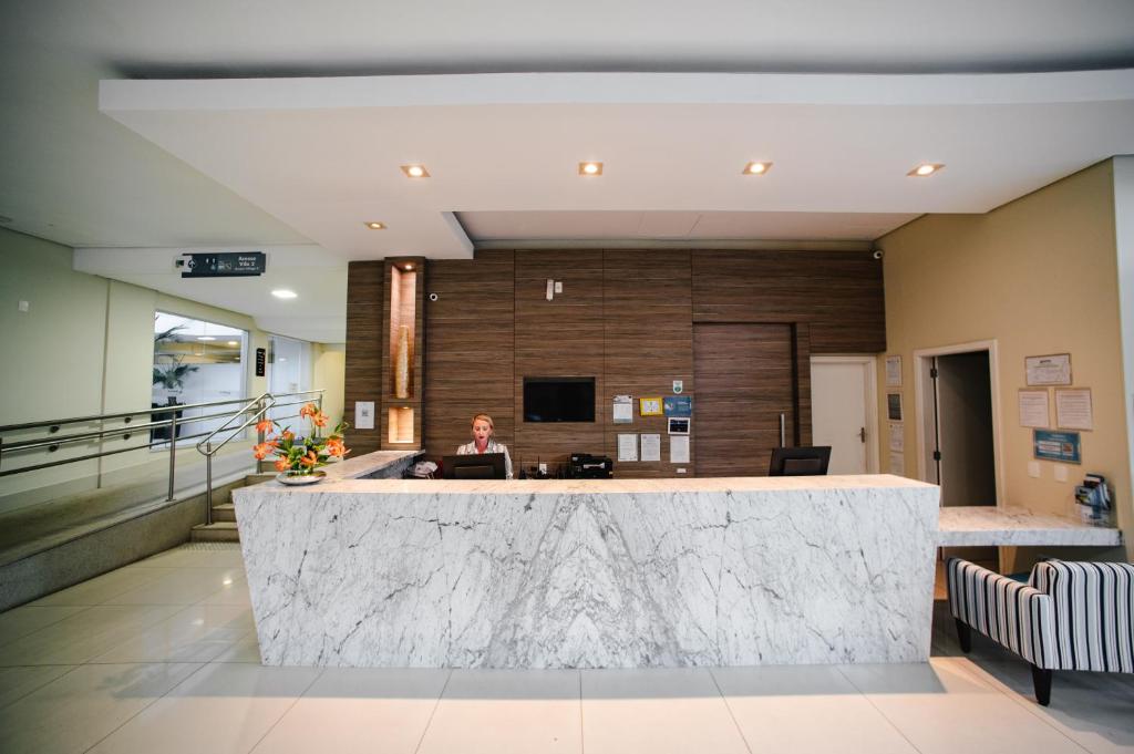 Front desk [24-hour]