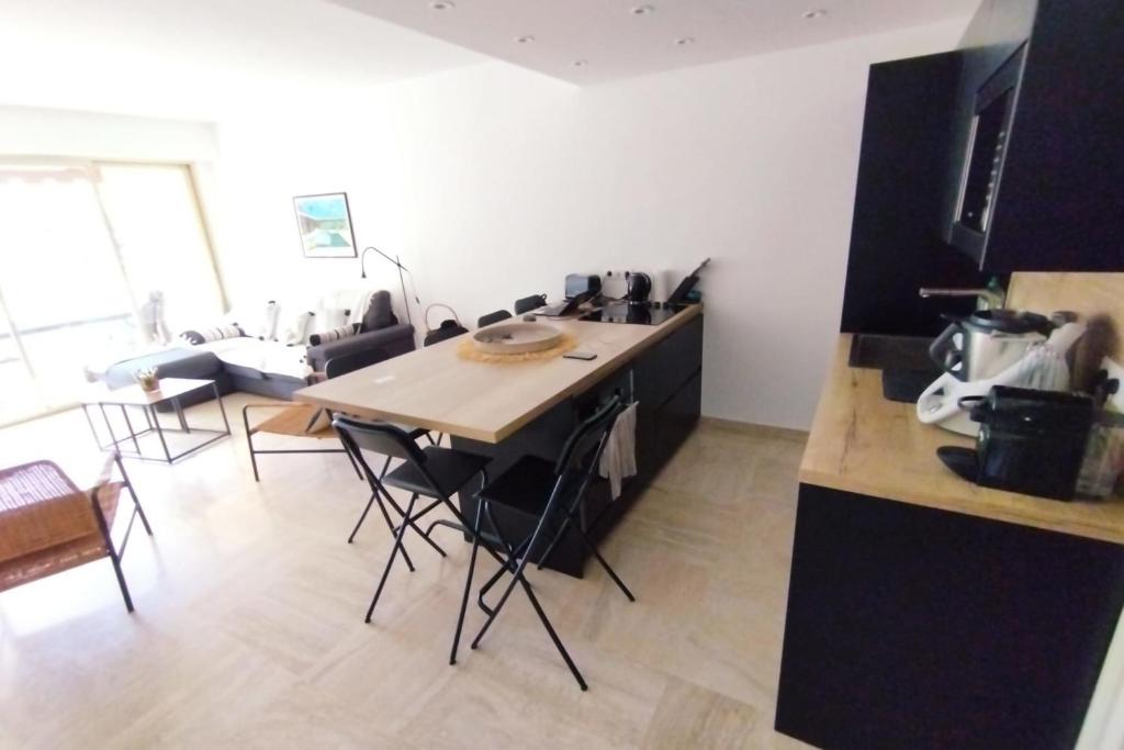 WE CANNES ! Exceptional 4 rooms apartment Cannes Center swimming pool - 2