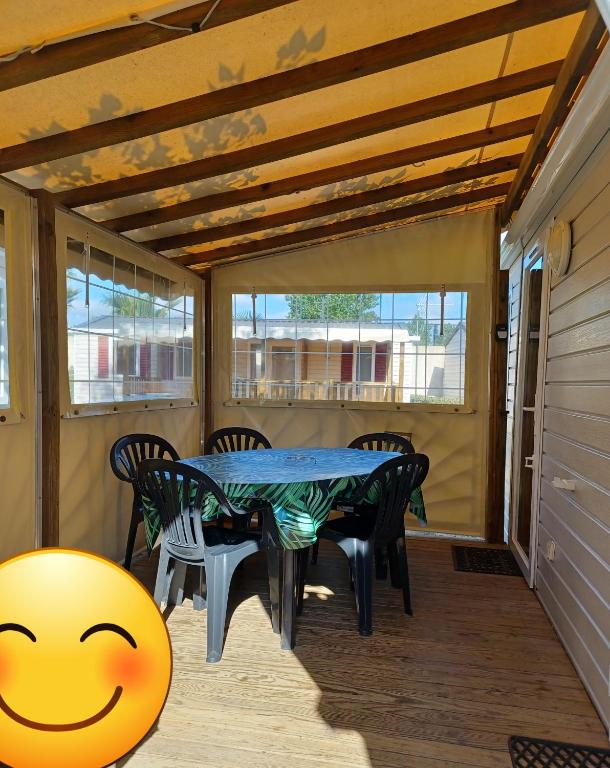 Le Cosy, mobil-home 4-6 personnes au camping les Sables du Midi à Valras-Plage - 3