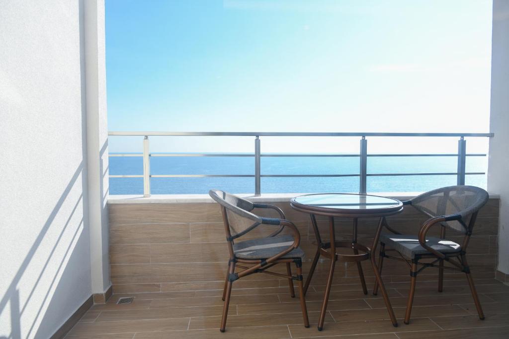 Hotel Zanzi — Hotel rooms in Durres, Durres