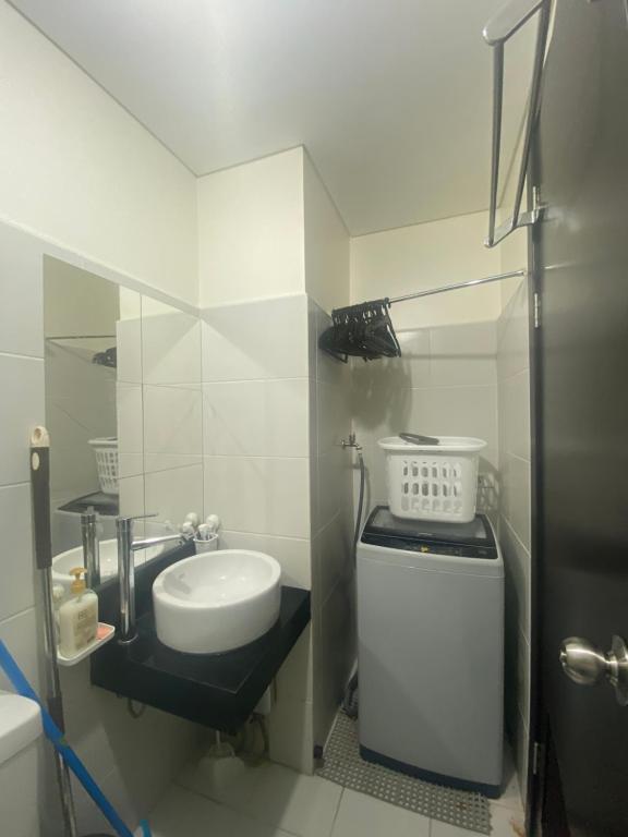 Newly renovate and improve 1BR with Netflix and amenities photo