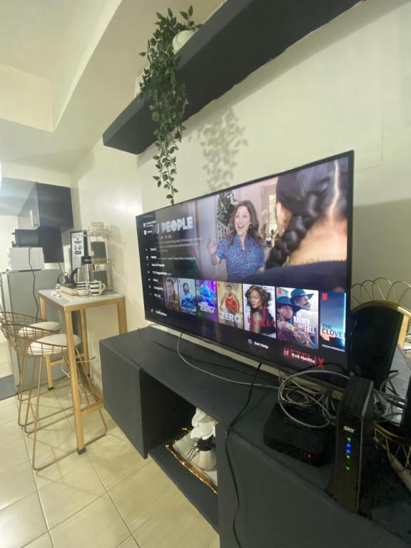 Newly renovate and improve 1BR with Netflix and amenities photo