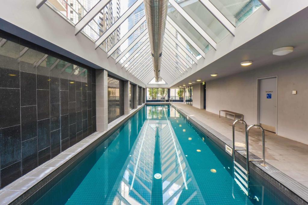 StayCentral - Cityviews on City Road Southbank photo