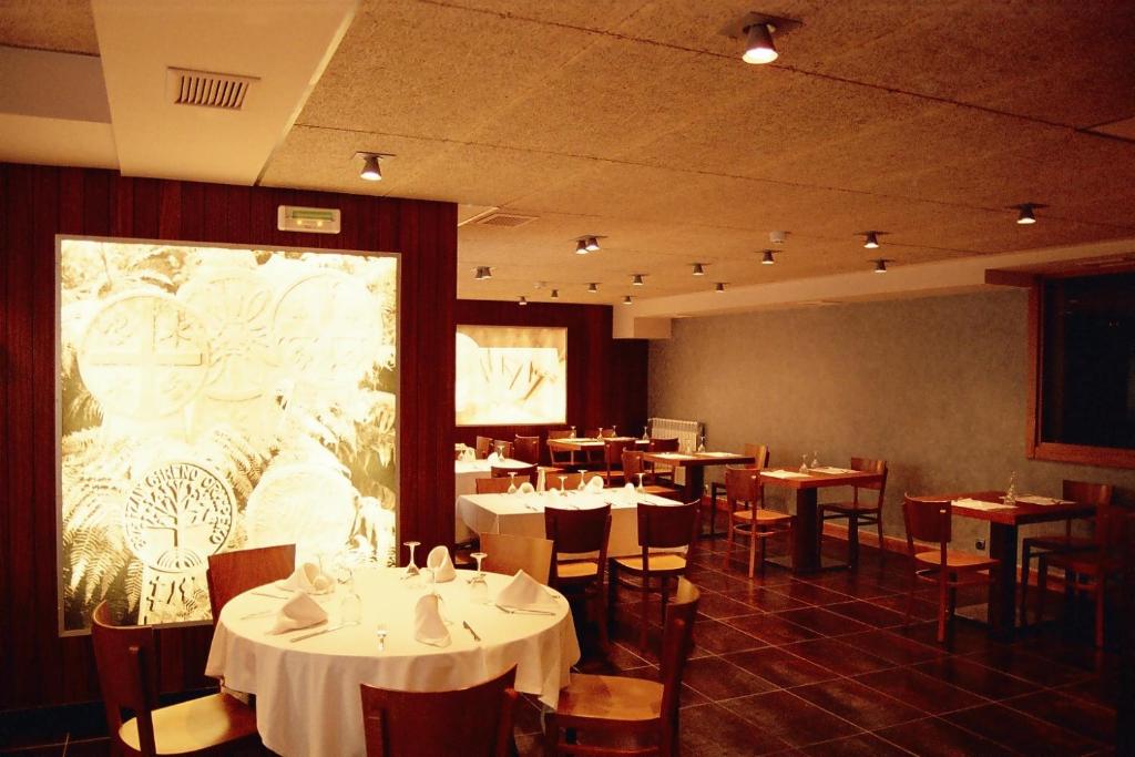 Restaurant, Hostal Rural Haizea in Espinal