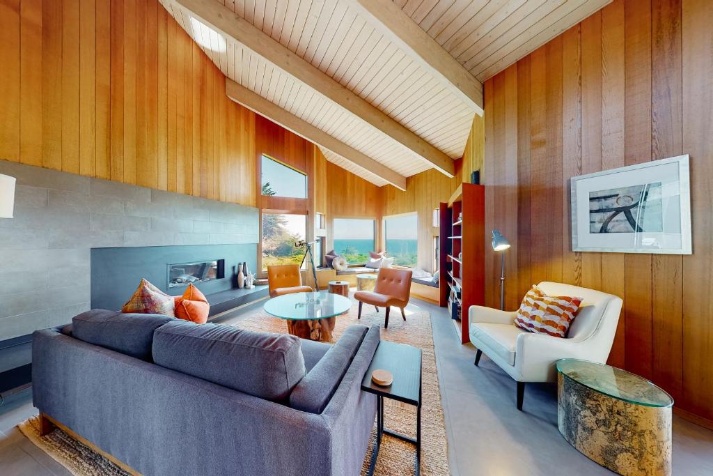 Just Bluffing, Sea Ranch