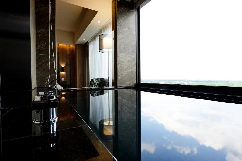 Hot spring bath