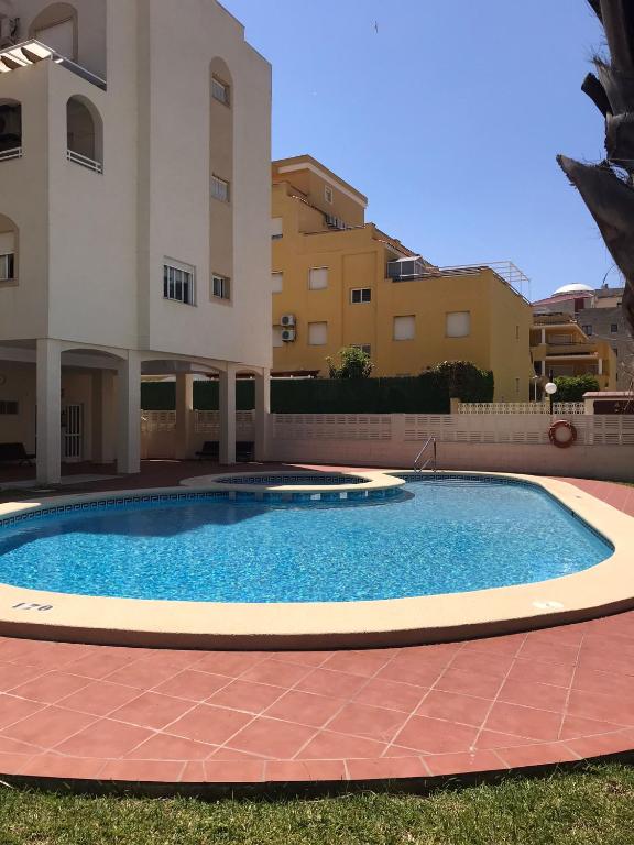 Lovely one bedroom unit with balcony and pool - 3