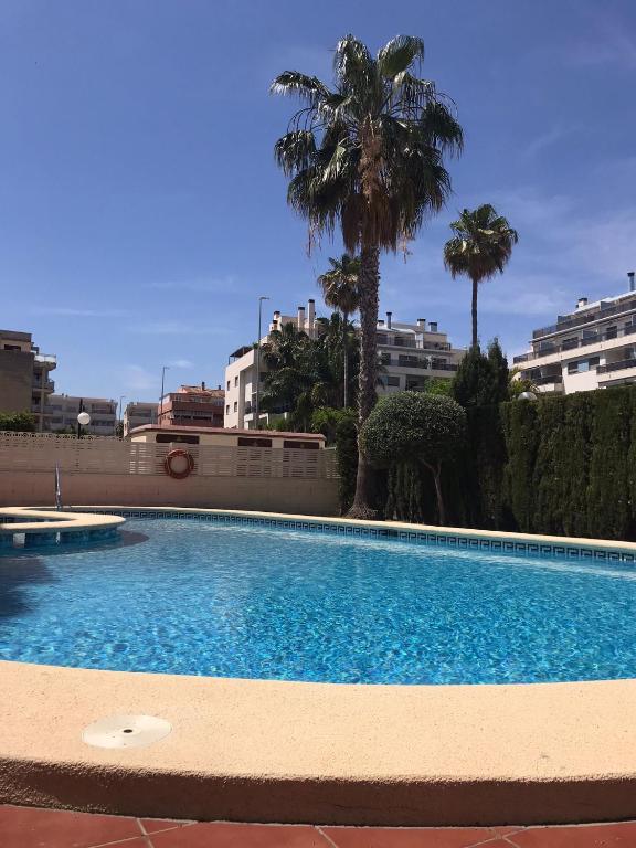 Lovely one bedroom unit with balcony and pool - 1