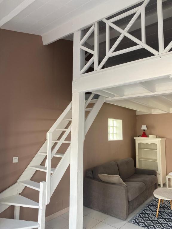 Studio mezzanine au calme - 3