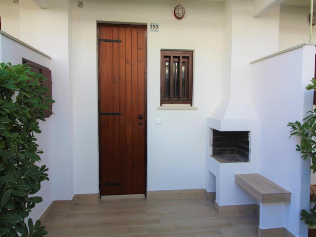 Relaxing villa with shared pool - 3